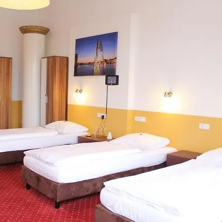 Hostel Urban Retreat *